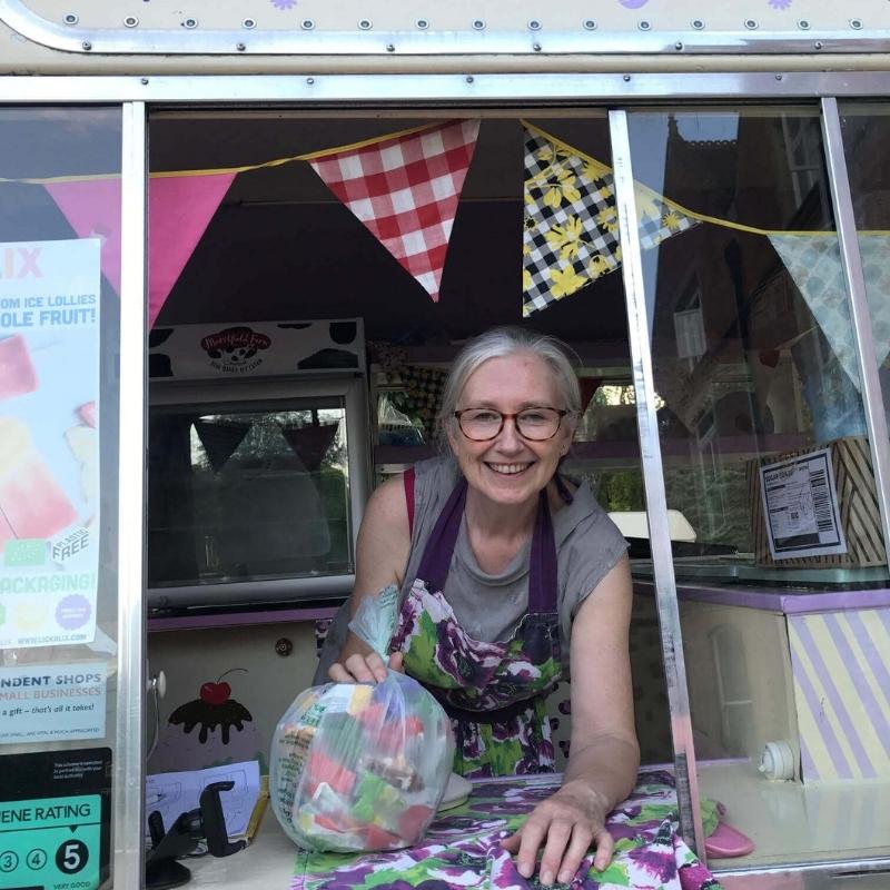 Daisys Vintage Ice Cream Van